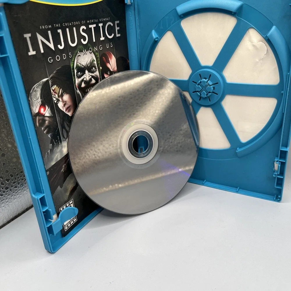 Injustice Gods Among Us (Nintendo Wii U) w/ Case & manual